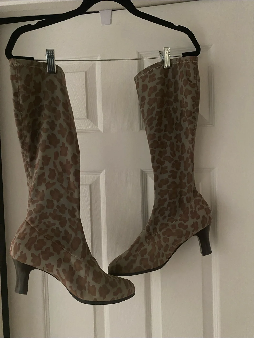 Leopard Print Knee-High Women's Boots - Taupe Brown
